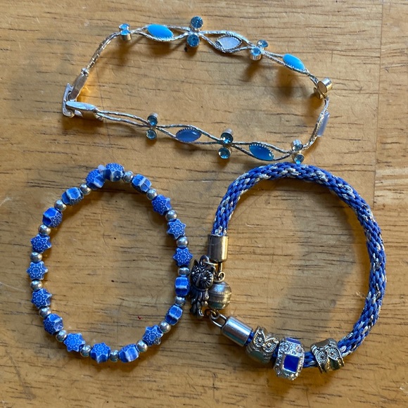 2 Blue silver color bracelet in good condition - Picture 1 of 5